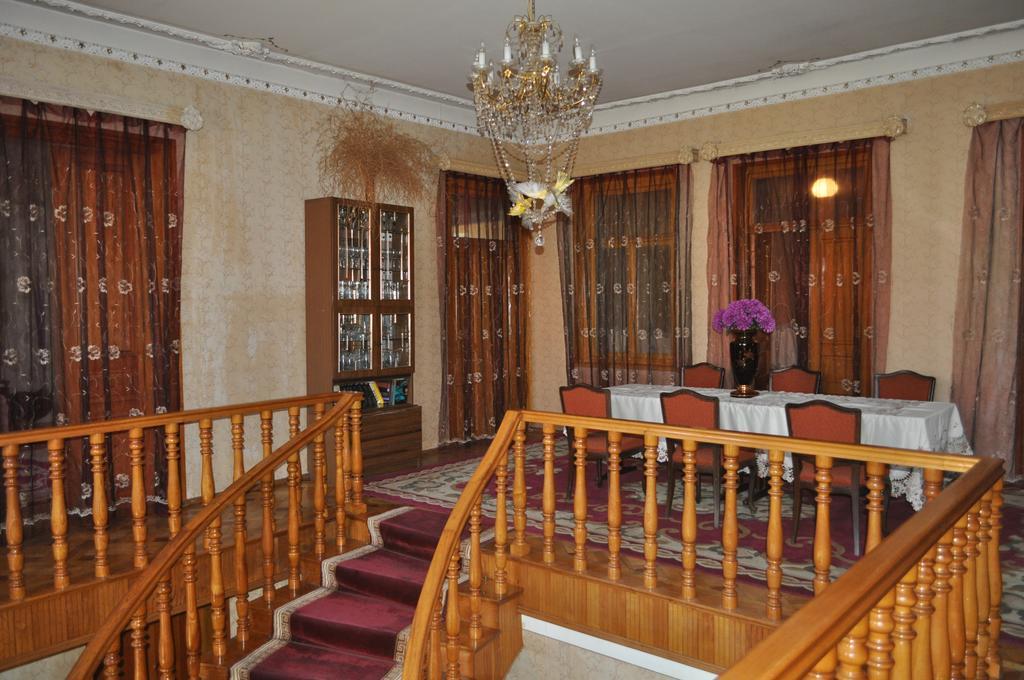 Guest House Cico Telavi Exterior photo