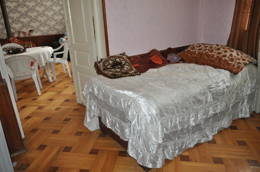 Guest House Cico Telavi Exterior photo