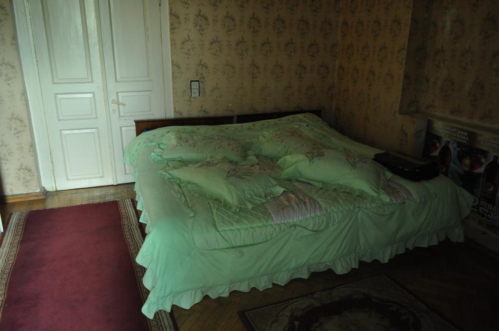 Guest House Cico Telavi Exterior photo